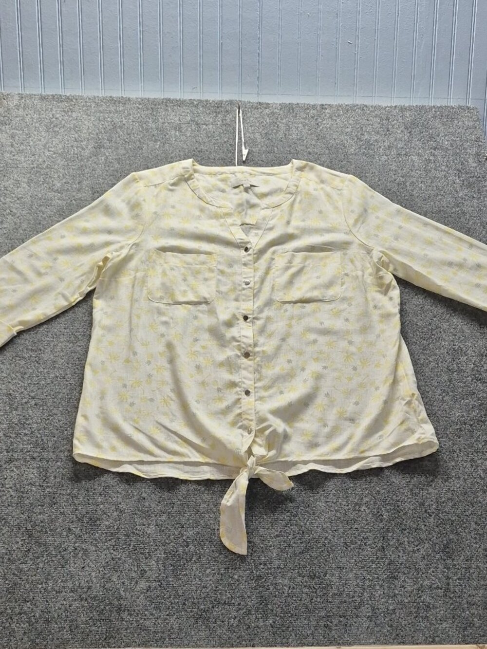 Coral Bay Women’s L White Tropical Pineapple V-Neck Button 3/4 Sleeve Blouse
